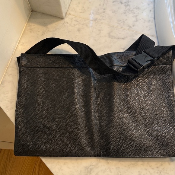 TRISH MCEVOY BEAUTY Professional Makeup Artist Tool Brush Belt - Picture 6 of 8